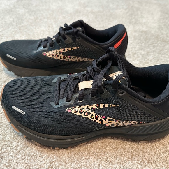 Brooks Adrenaline GTS 22 Womens Running Shoes Cheetah Limited Edition Sz: 7 B - Picture 2 of 10